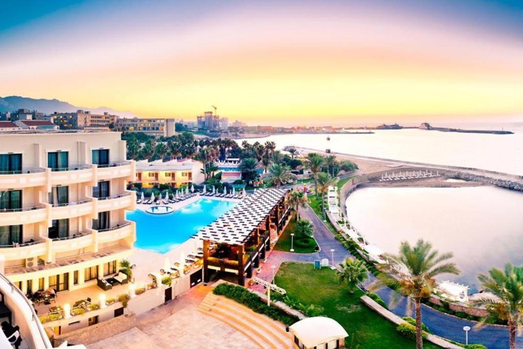 فندق Vuni Palace Luxury & Beach Club & Casino كيرينيا